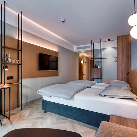 Stadthotel Neumarkt Mitte *