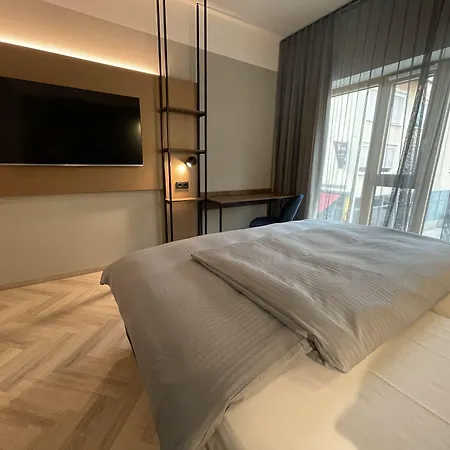 Stadthotel Neumarkt Mitte *