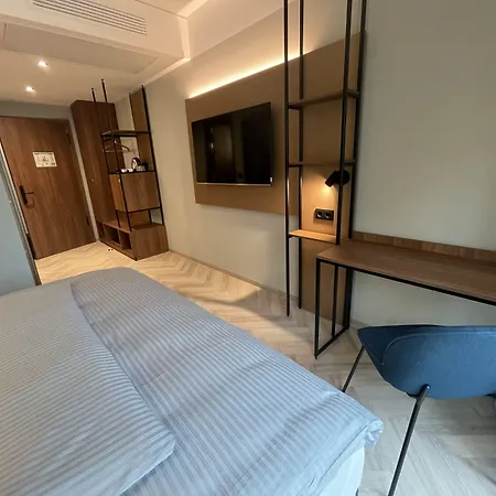 酒店 Stadthotel Neumarkt Mitte 德尔奥博的新市场